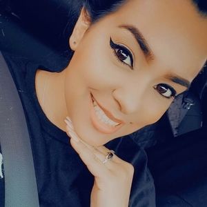 Meet your Posher, Bee